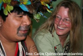 A diretora do Google Rebecca Moore assinou termo de parceria com Almir Suru�